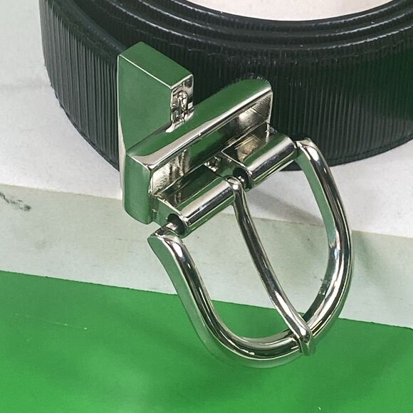 38" Reversible Ribbed Belt Black or Pink - Picture 3 of 6